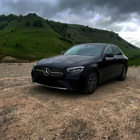 
									Mercedes-Benz E-Class full								