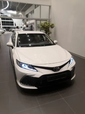 
									Toyota Camry VIII (XV70) full								
