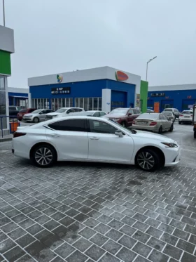 
									Lexus ES 2021 200 Comfort full								