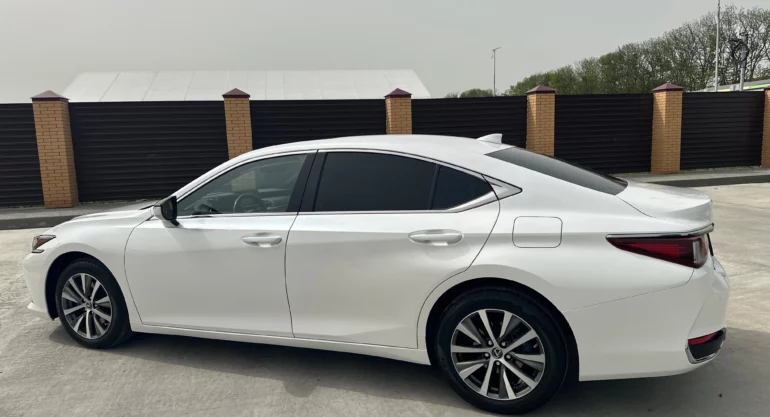 Lexus ES