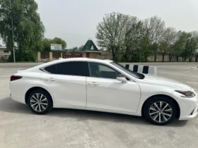 
									Lexus ES full								